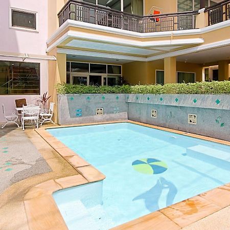 Absolute Guesthouse Phuket Patong Екстер'єр фото