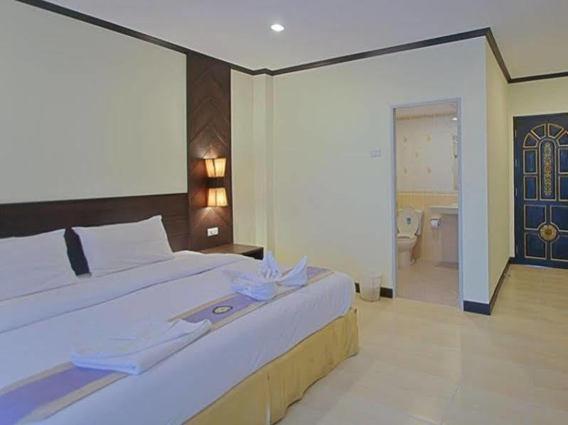 Absolute Guesthouse Phuket Patong Екстер'єр фото