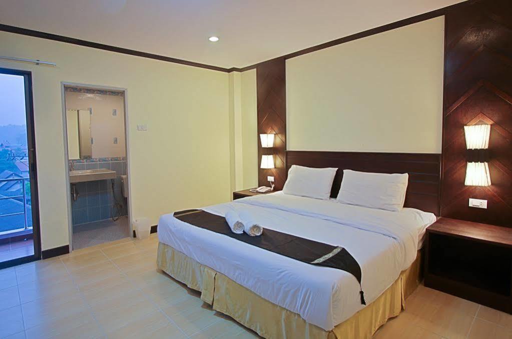 Absolute Guesthouse Phuket Patong Екстер'єр фото